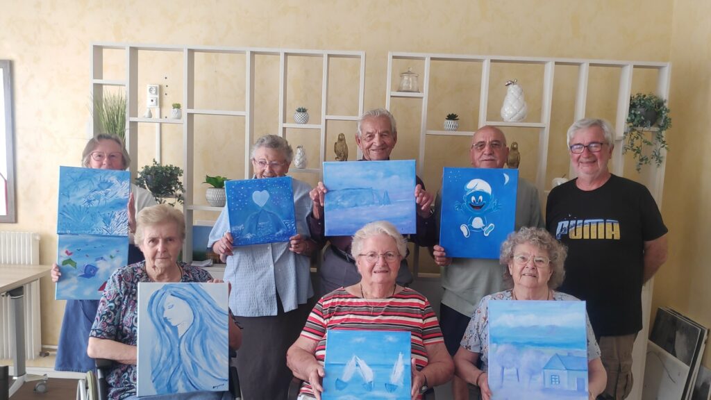 Oeuvres Réalisées Par Les Resident De La Chênaie Atelier Peinture Semaine Bleue
